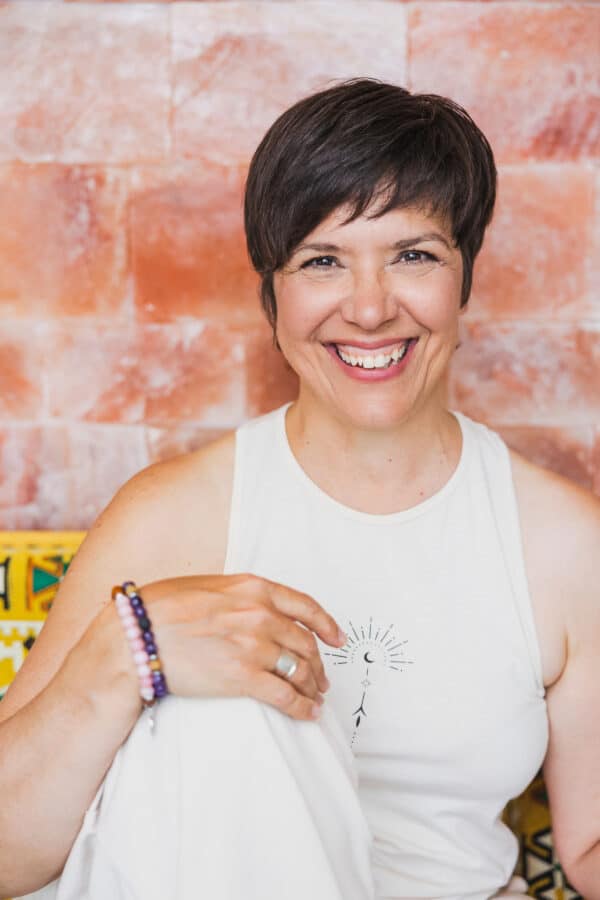 nadyne-bienvenue-auteure_credit-rose-aux-joues-par-julie-dessureault